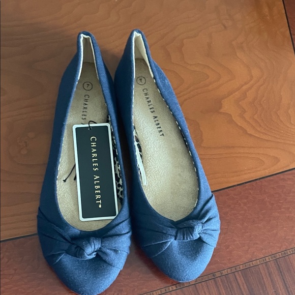 Charles Albert Women's Blue Knot Flats - Picture 1 of 11